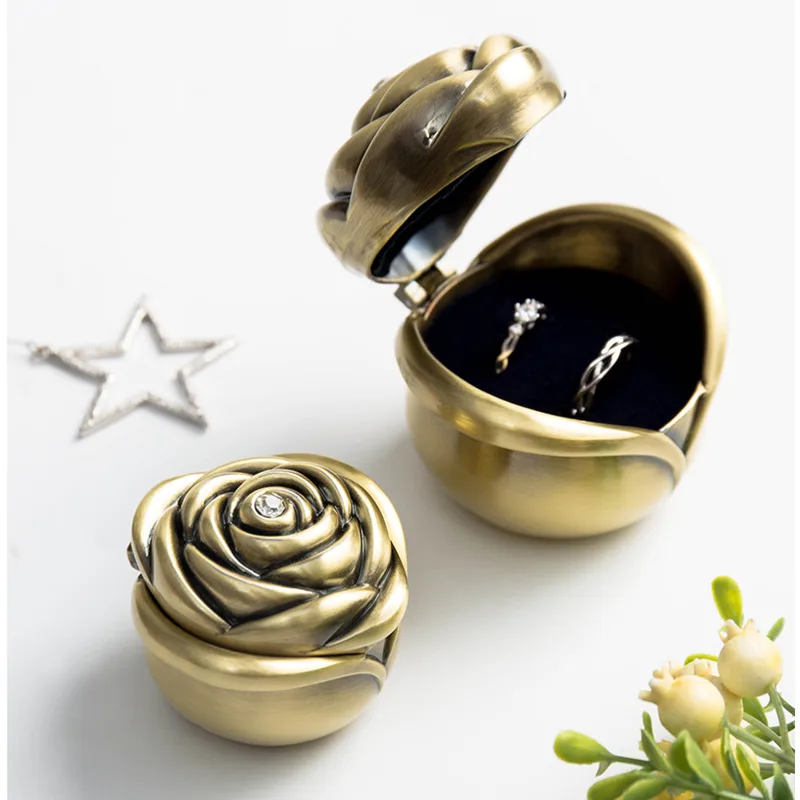 Vintage Rose Jewelry Box Creative Copper Alloy Ring Stand Velvet Inner Storage Boxes Valentine's Day Proposal Gift