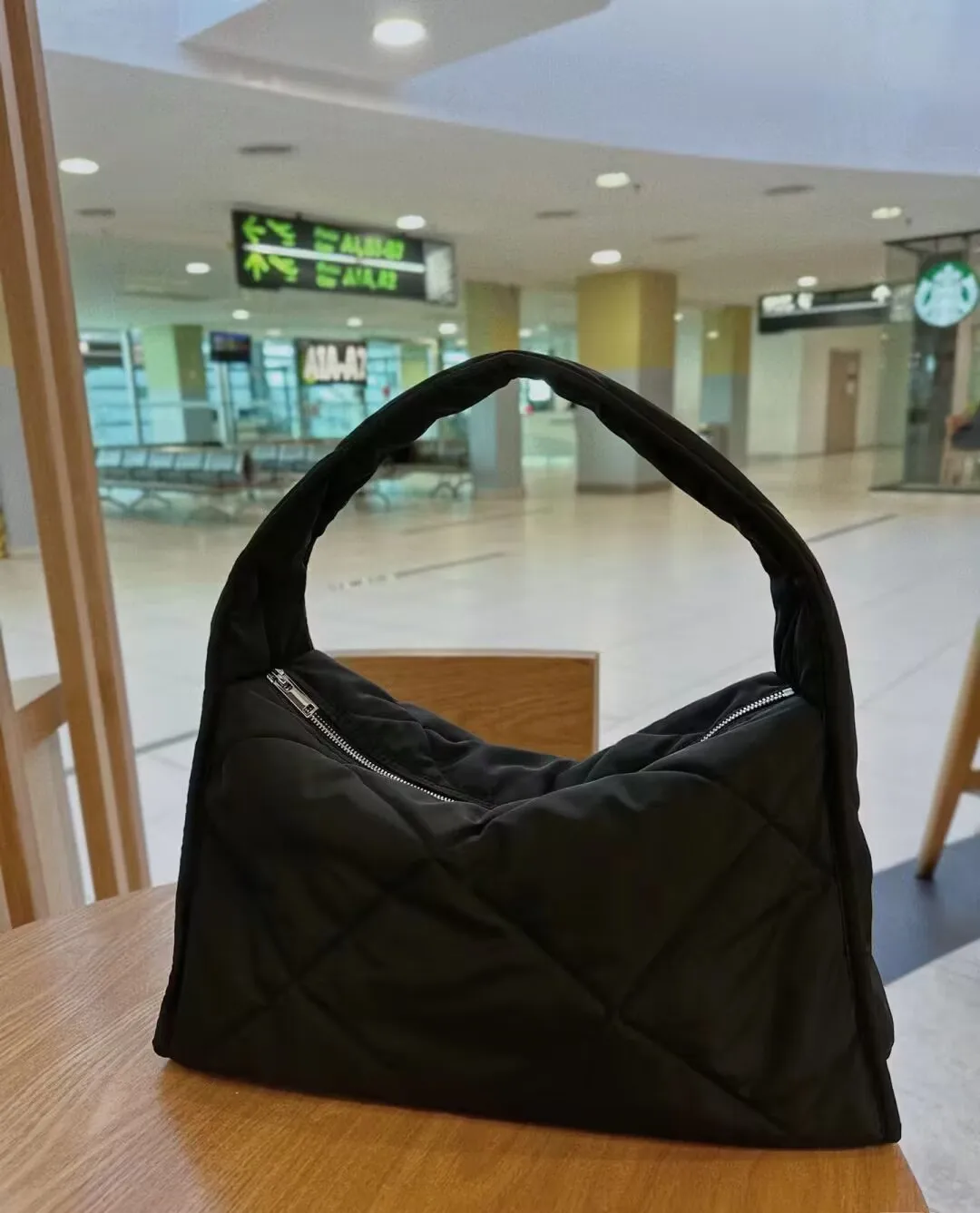 

Ladies Large Capaci Quilted oulder Bag Tote Crossbody Bag Nylon Material Zipper Closure Pure Color Korean Sle Daily Use
