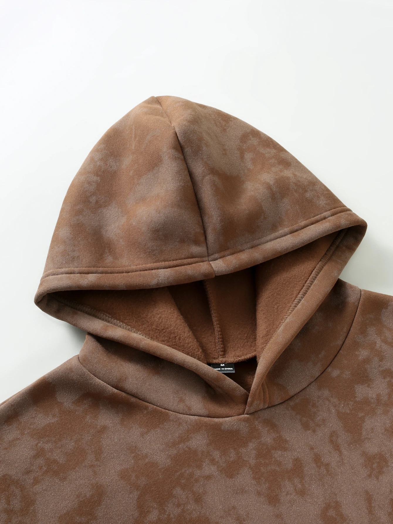 Unisex Vintage-Style Distressed Hoodie, in mehreren Farben erhältlich. – Detail 10