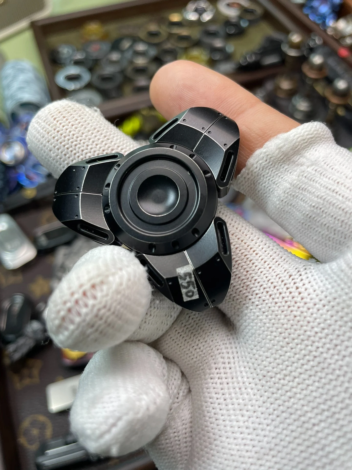 USED EDC INSITU in-situ EDC split armor opening gyroscope 3I/Atlas black plated old model