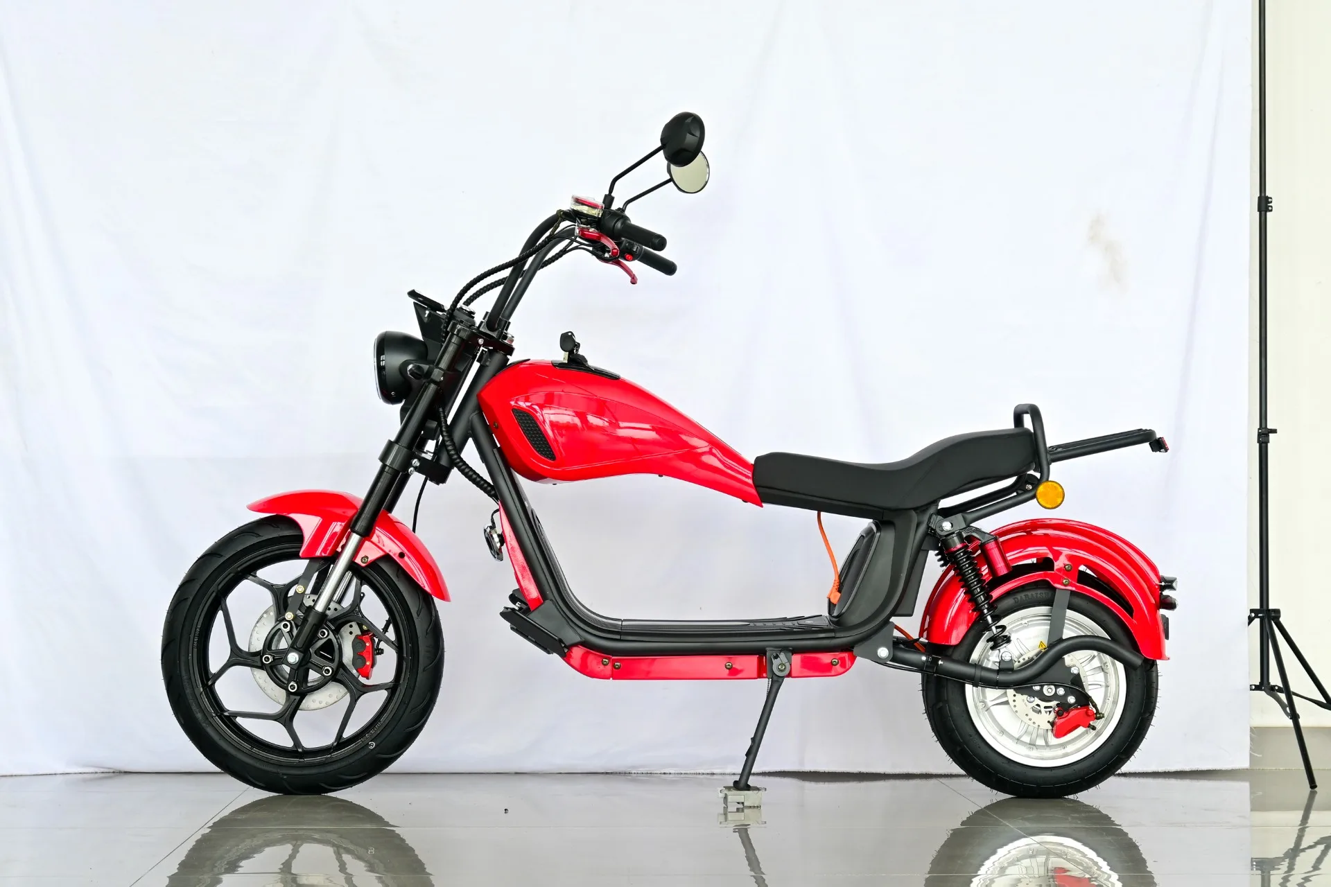 

Red Sporty Electric Motorcycle 2000W 60V EEC Certified Adult Electric Scooter