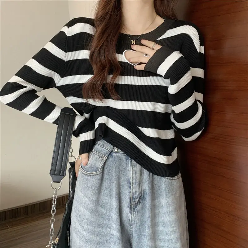 2024 Spring New Design Sensation Fashion Niche Long Sleeved Love Hollow Stripe Knitwear Women\'s Round Neck Slim Fit Pullover Top