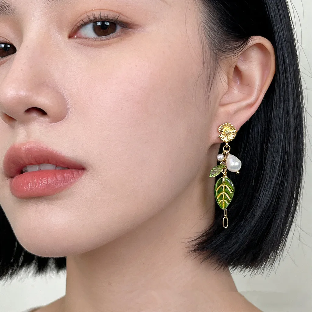 

Fashion Flower Green Leaf Charms Chains Tassel Drop Earrings for Women Luxury Natural Pearls Pendant Ear Jewelry Gifts Girl