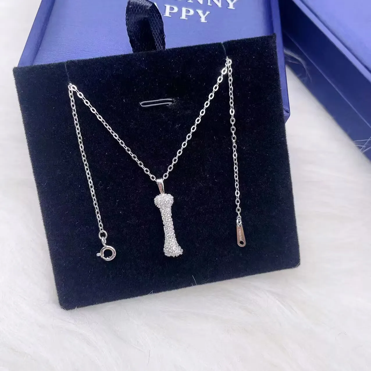 Versi yang ditingkatkan! Kalung liontin tulang perak murni 925 serbaguna Wang Yibo memancarkan pesona tulang selangka yang halus