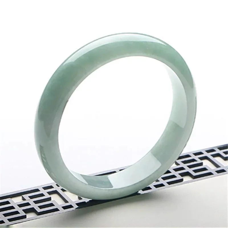 ice-type light  bright green jade bracelet  jadeite with floral patterns br