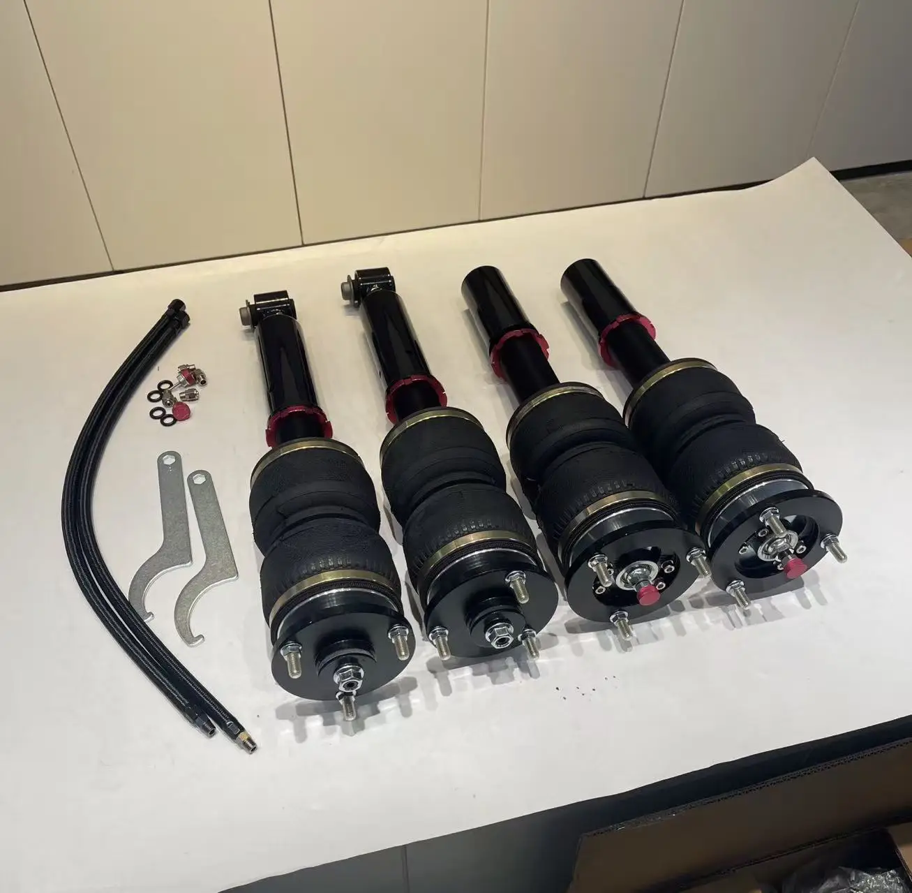

Rebound Adjustable Damping Adjustable 5 Series E39 95-03 Sedan air Shock