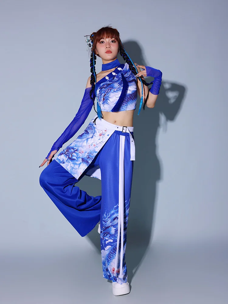 زي رقص وطني أزرق للنساء، ملابس رقص الجاز المثيرة للبالغين، زي رقص للعروض الجماعية التقليدية الصينية