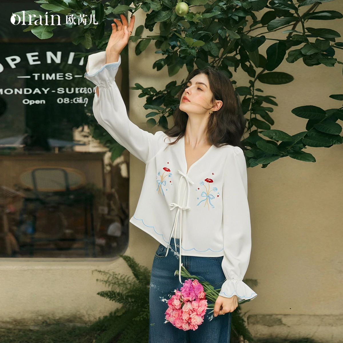 

OLrain French Elegant V-neck Shirts Women 2025 New Autumn Embroidered Design Blouse Short Long Flare Sleeve Shirt O57QC001155