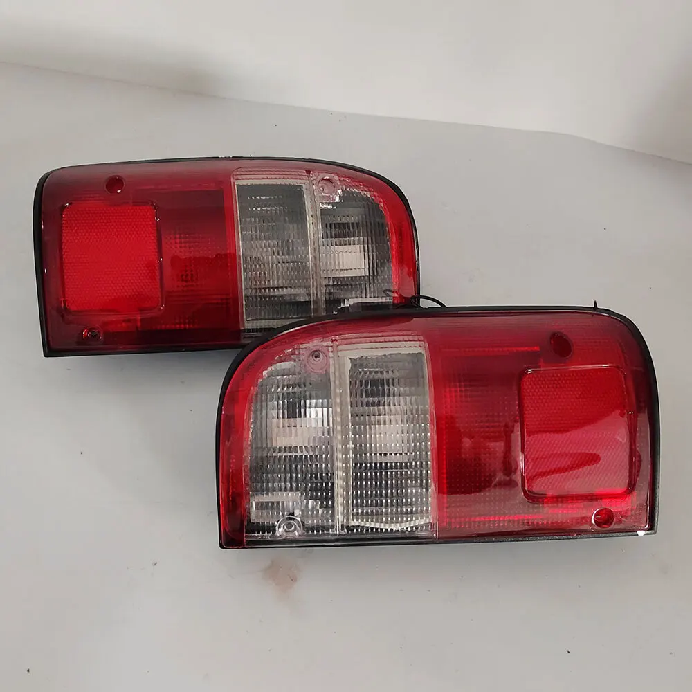 

2Pcs Car Tail Light Brake Lamp for Toyota Hilux Pickup Truck RZN148 1998 to 2001 81550-35130 81530-35130