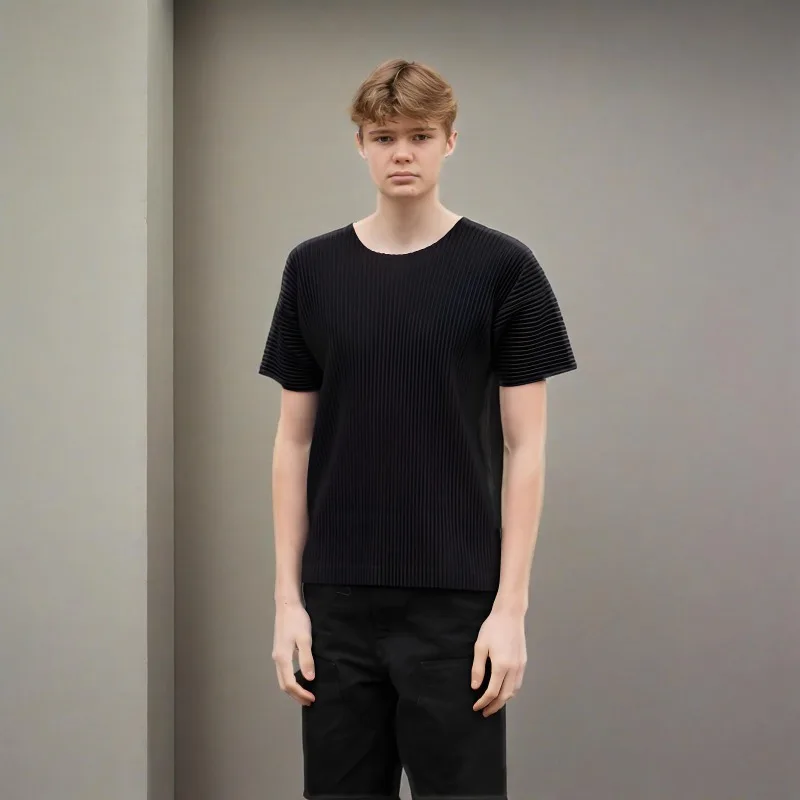 

Miyake Pleated T-shirt 2025 Summer New Round Neck Loose Hundred Casual Solid Color Short-sleeved T-shirt Men Tide Men Clothing