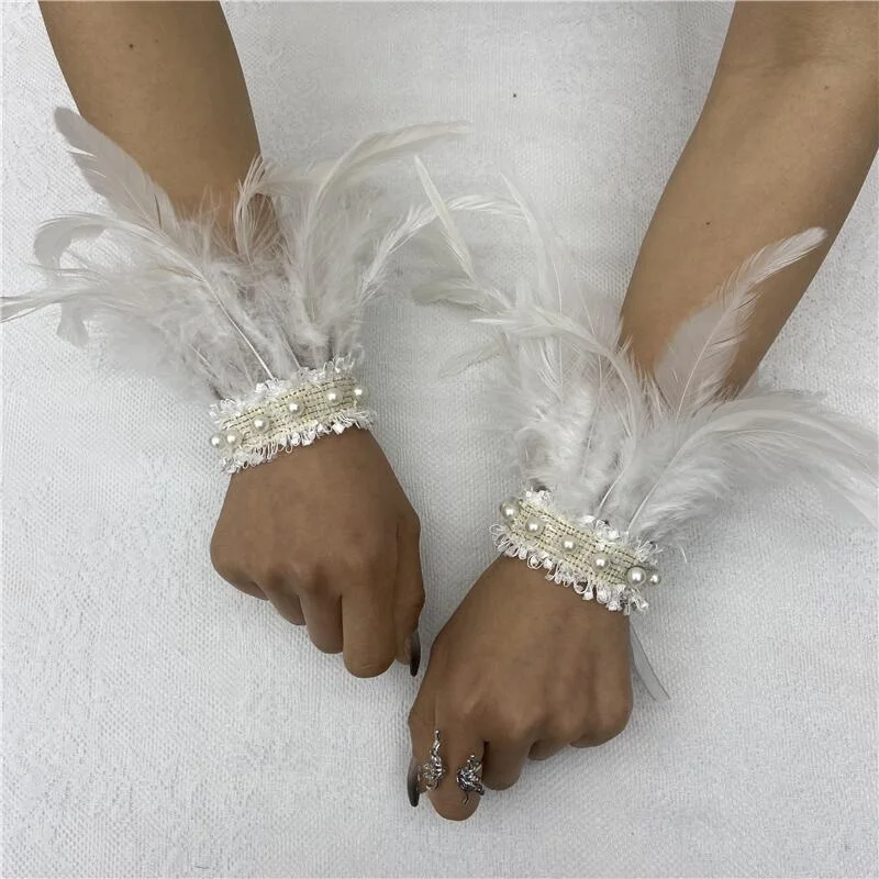 

1PCS Elegant Natural Feather Wrist Cuffs Gothic Fur Sleeve Arm Accessories Halloween Cosplay Fingerless Gloves Pearl Arm Bracele