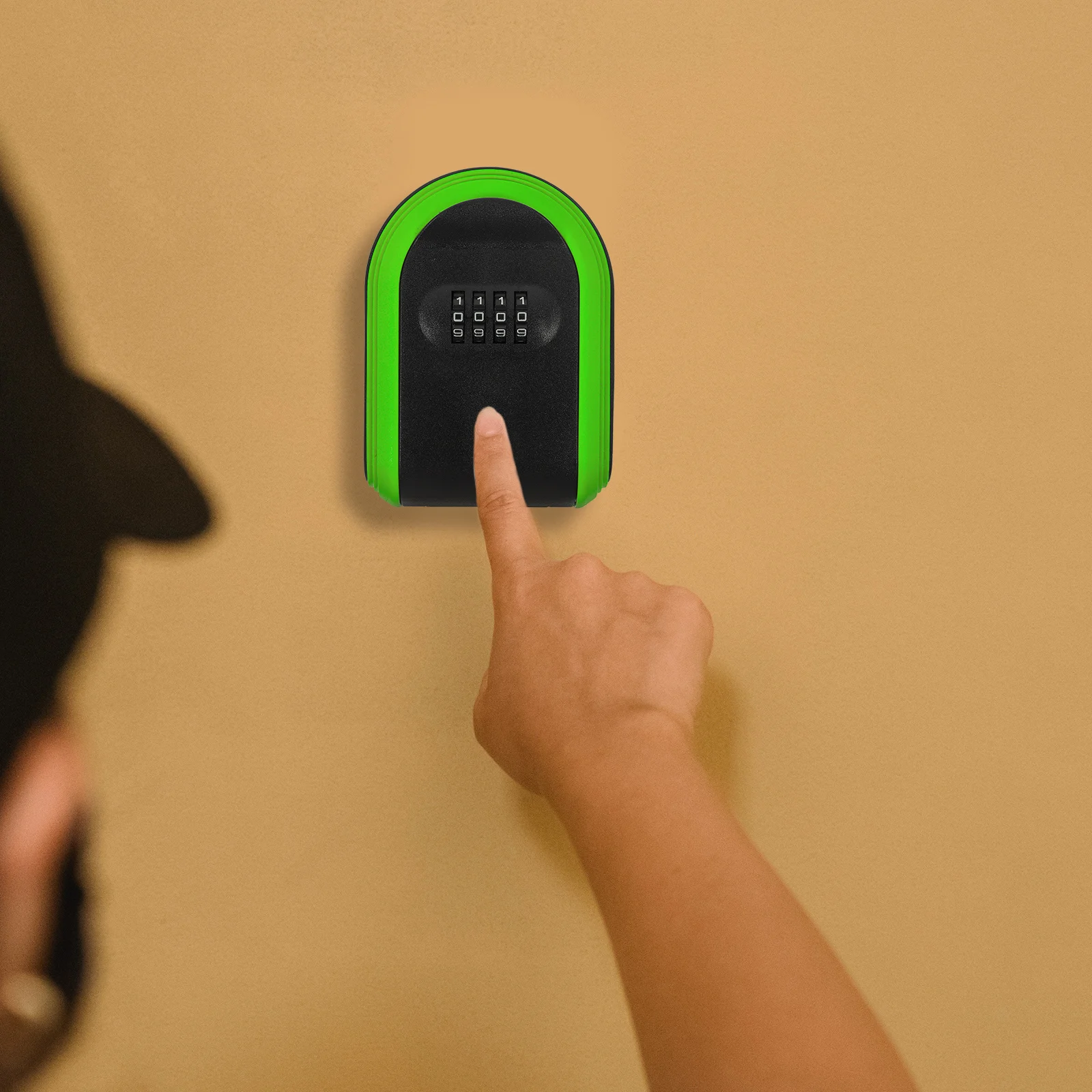 House Key Lock Box Wall Mount Resettable 4-Digit Combination Lock Box Outdoor Security Key Storage Safe for Spare Keys