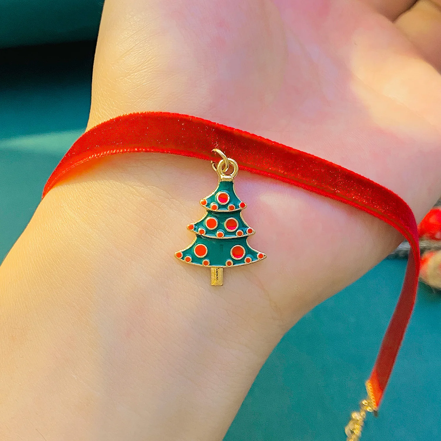 Świąteczny aksamitny choker dla kobiet, styl Ins, europejski i amerykański retro, dzwonki świąteczne, choker z choinką, transgraniczny prezent świąteczny