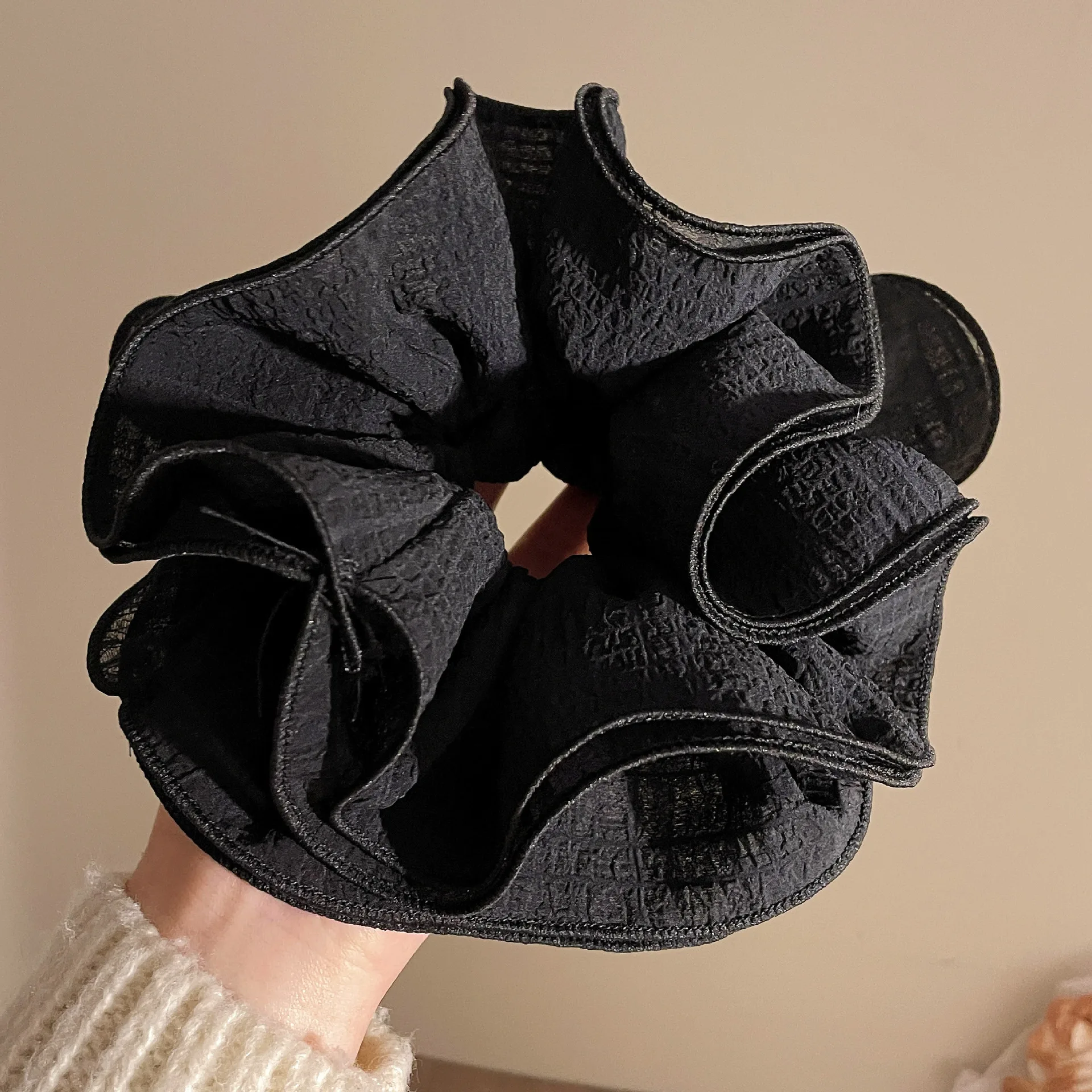 Multi layered wrinkled headband for woman Hair Hoop for Women 2025 New Headrope High End Versatile Hair Accessories Trendy view 2
