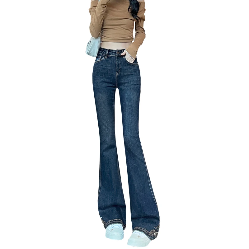 Pantaloni Y2k Jeans da donna Autunno 2025 Nuovi pantaloni svasati ricamati Slim Fit Vita alta Fondo a campana blu profondo casual