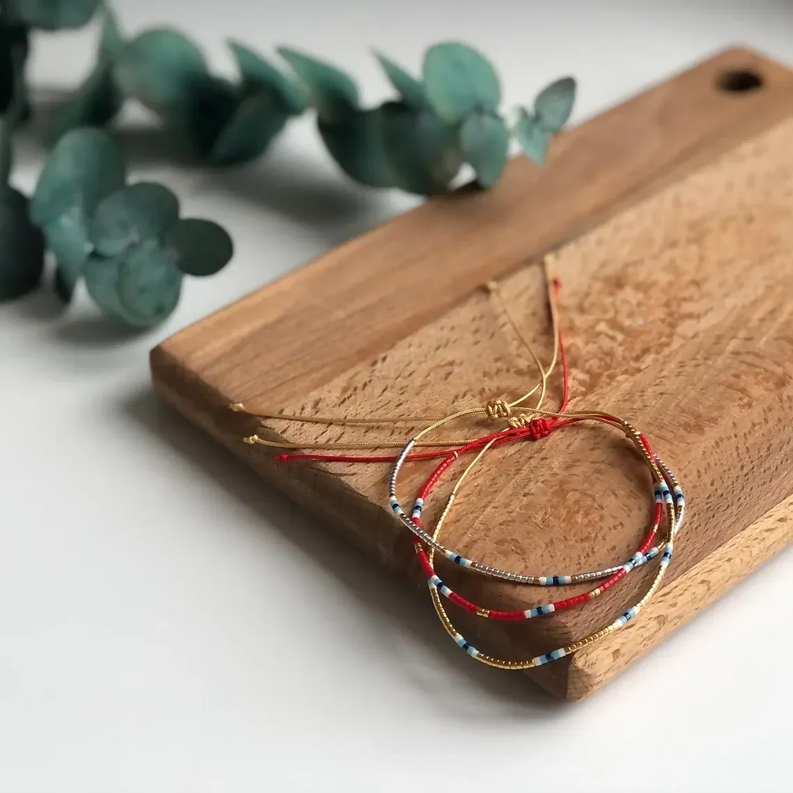 Miyuki-Armband für Damen, minimalistisches, dünnes Perlenarmband, stapelbar, Freundschaftsschmuck, Strand-, Sommer-, handgefertigtes Boho-Armband. – Detail 2