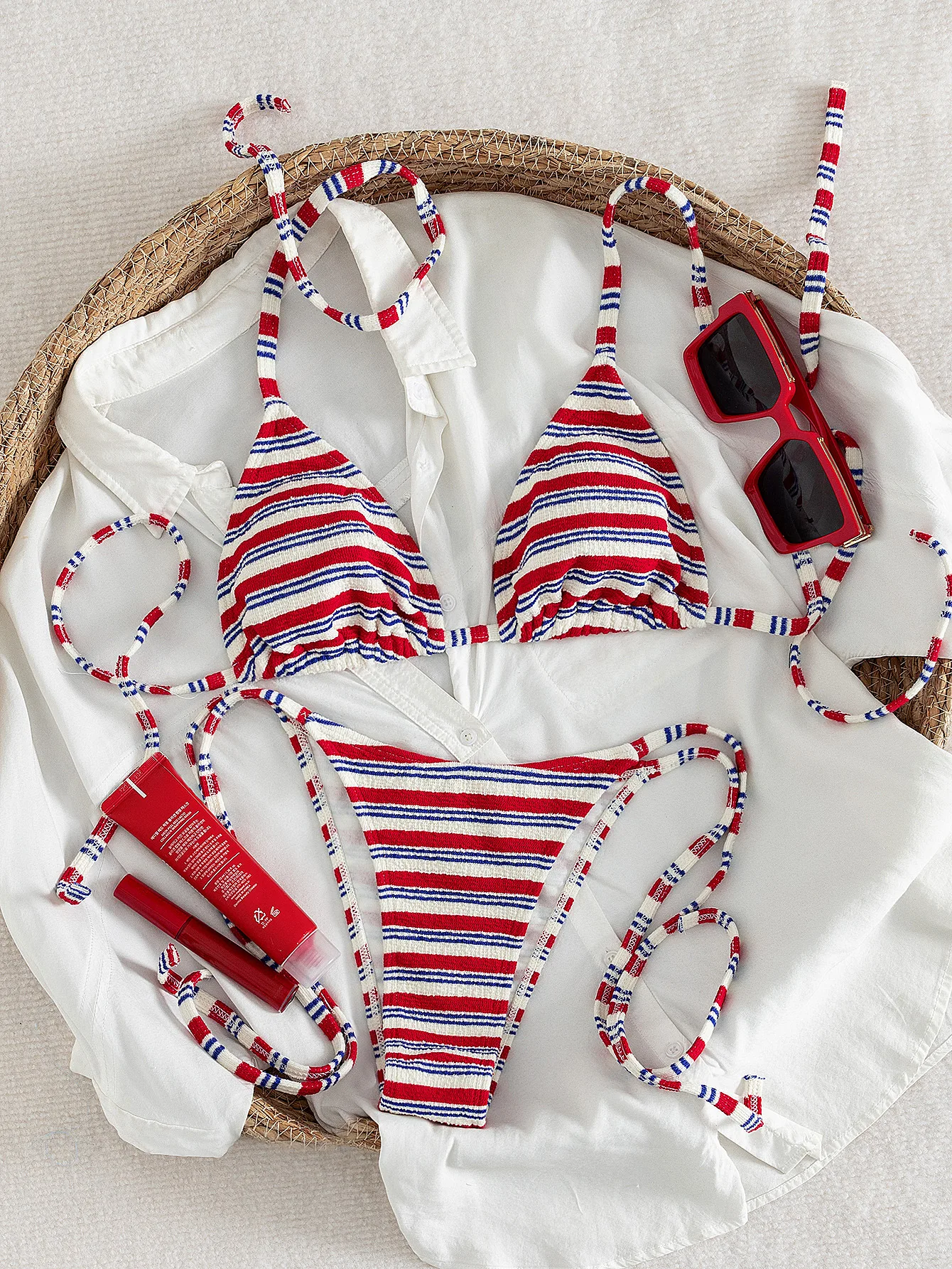 

Женский сексуальный раздельный купальник-бикини 2026 года, новый модный пляжный комплект с полосками, трендовый купальник-халтер