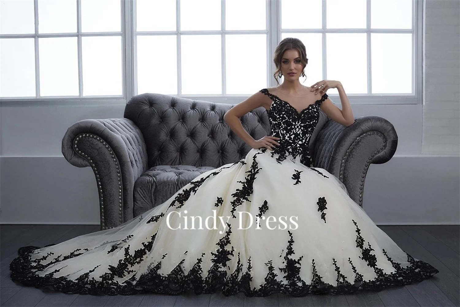 Black Lace Long Tail Wedding Dress Embroidered A-line Sleeveless Elegant Party Women Customized Prom Gowns Evening Dresses Guest