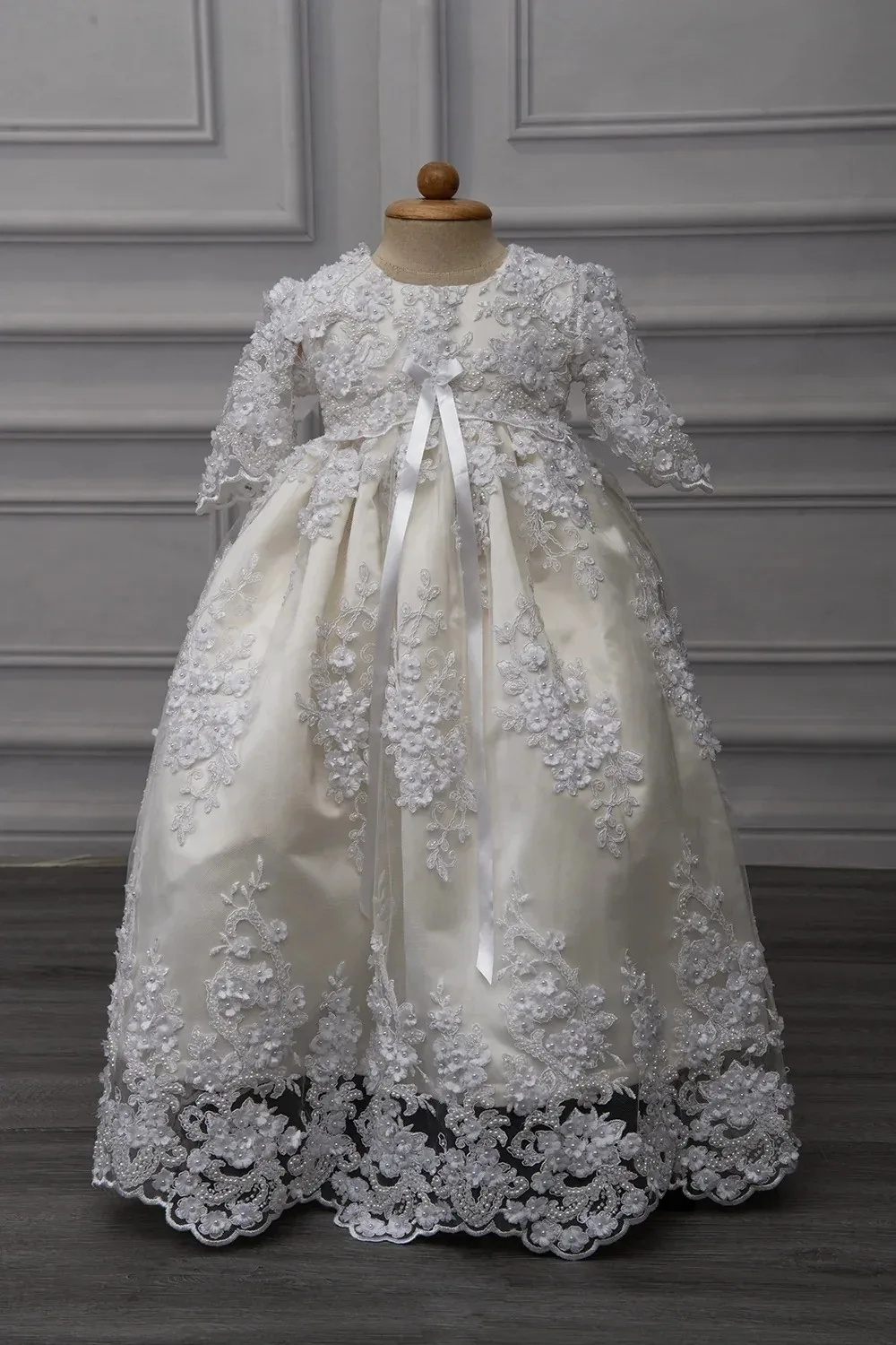 ホワイト高級フラワーガールドレス結婚式用ビーズレースアップリケベビーガール誕生日ドレス初聖体ドレスカスタマイズ