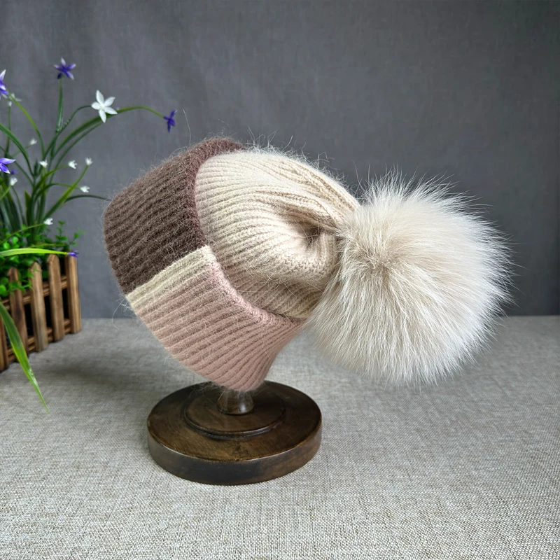 True Fox Hair Ball Knitted Hat for Women\'s Autumn and Winter Versatile Ear Protection Rabbit Hair Colored Knitted Hat