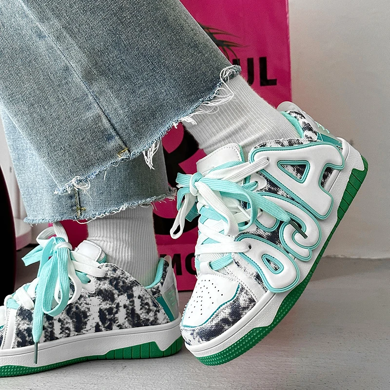 2024 Zwart Roze Letter Koppels Skateboard Schoenen Laag Uitgesneden Platform Mannen Sneakers Winter Hoogwaardige Lace-Up Dames sportschoenen