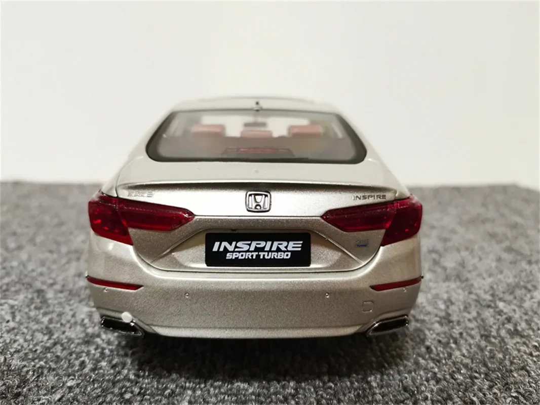 Nouveau modèle de voiture moulé sous pression pour Honda, INSPIRE dehors Turbo, jouets de passe-temps, cadeaux d'affichage, ornements de collection d'or, 1/18