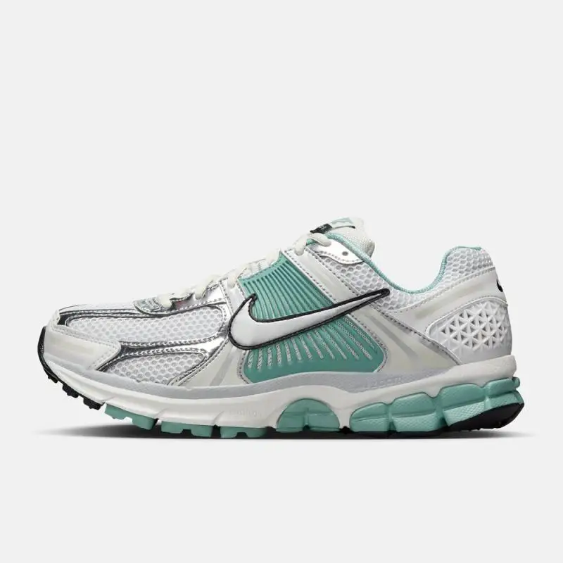 

Женская обувь Nike W ZOOM VOMERO 5. Обувь для спорта и отдыха HF1877-101.