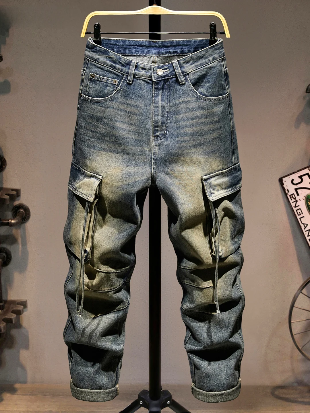 

Американские джинсы в стиле ретро, ​​мужские свободные прямые длинные брюки, молодежные модные универсальные повседневные брюки из смеси хлопка и полиэстера