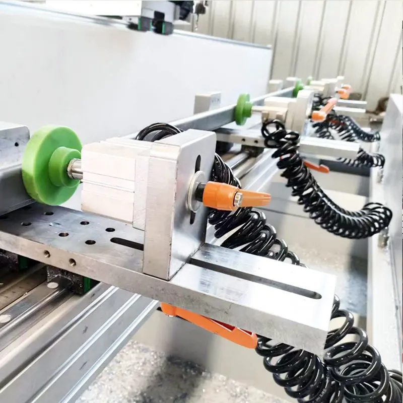 آلة طحن وحفر أوتوماتيكية 1200 مم 3000 مم باستخدام الحاسب الآلي لعملية باب النافذة من الألومنيوم #4