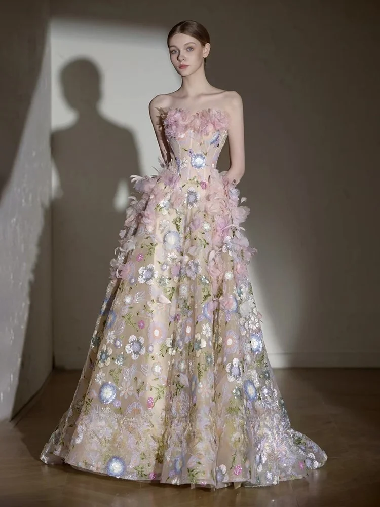 

A new off-the-shoulder niche and light luxury host dress toasting morning gown graduation coming-of-age ceremony