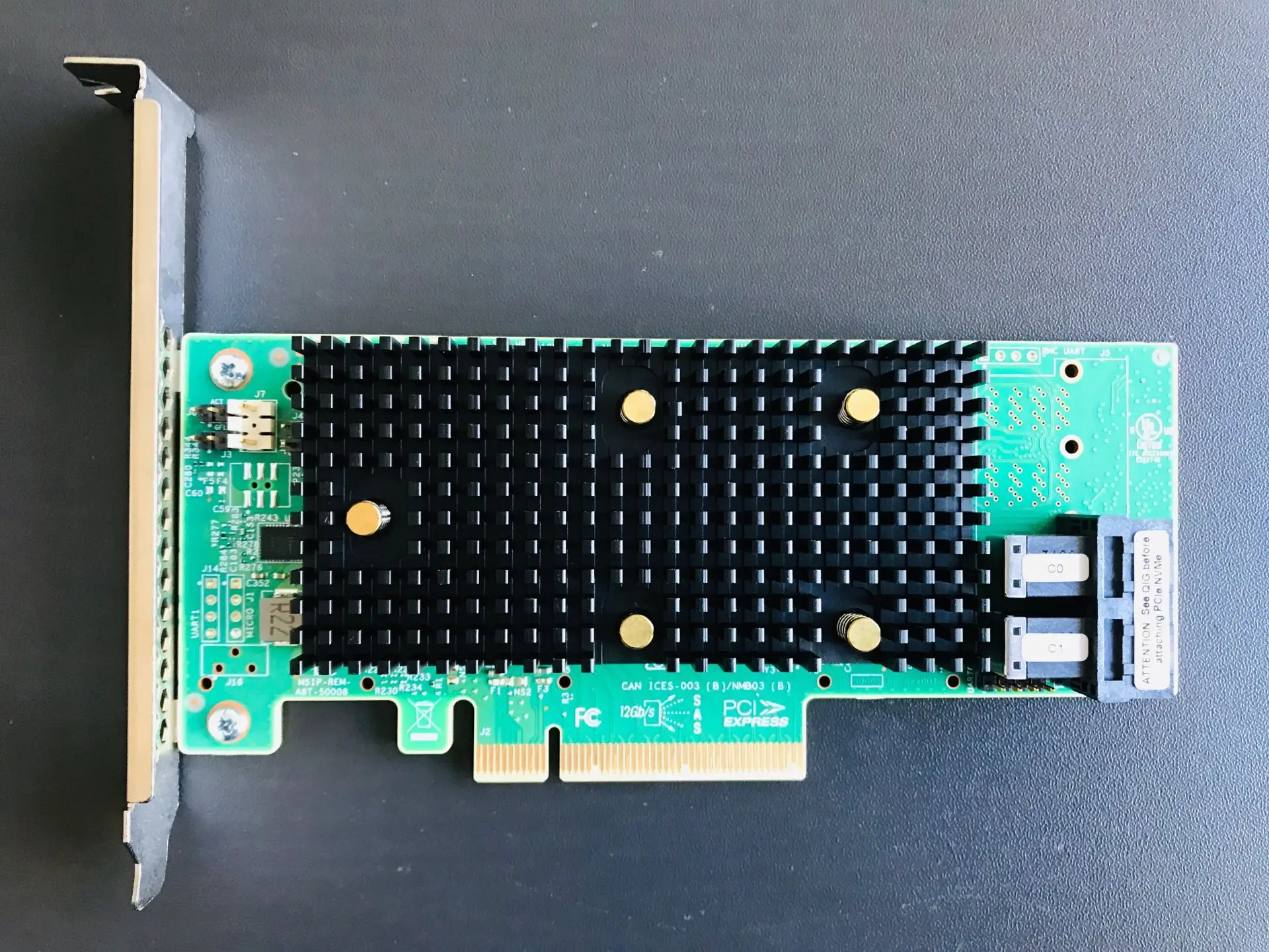 

9440-8i MegaRAID SAS 9440-8i SAS3408 05-50001-02 Карта массива 12 ГБ