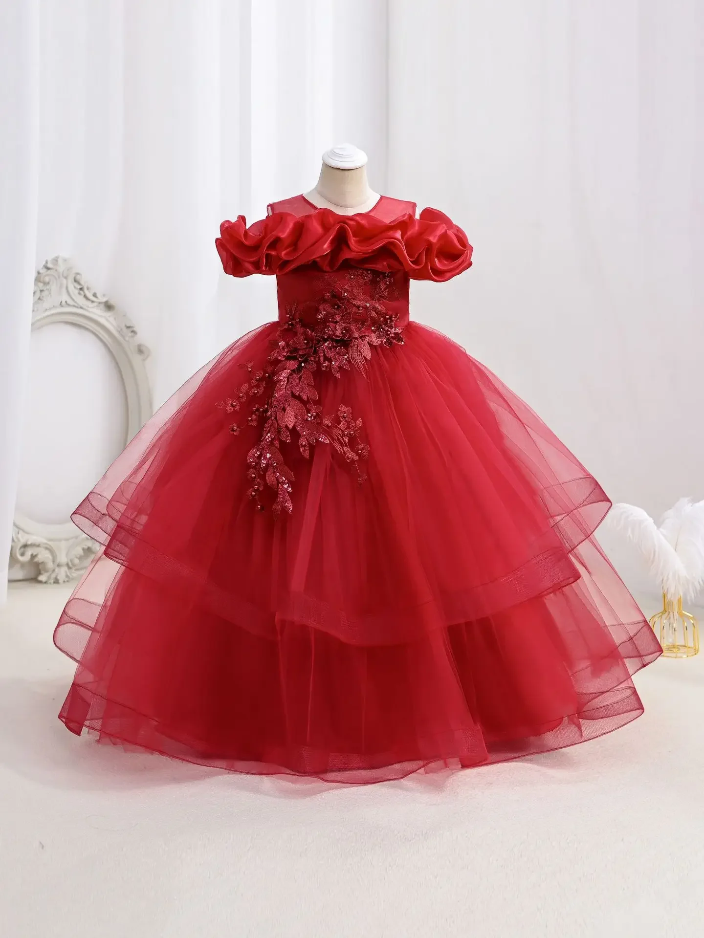 

Платье принцессы для девочек, кружевное многоуровневое платье без рукавов с цветочными рюшами, праздничное платье на одно плечо, костюм для торжественных случаев