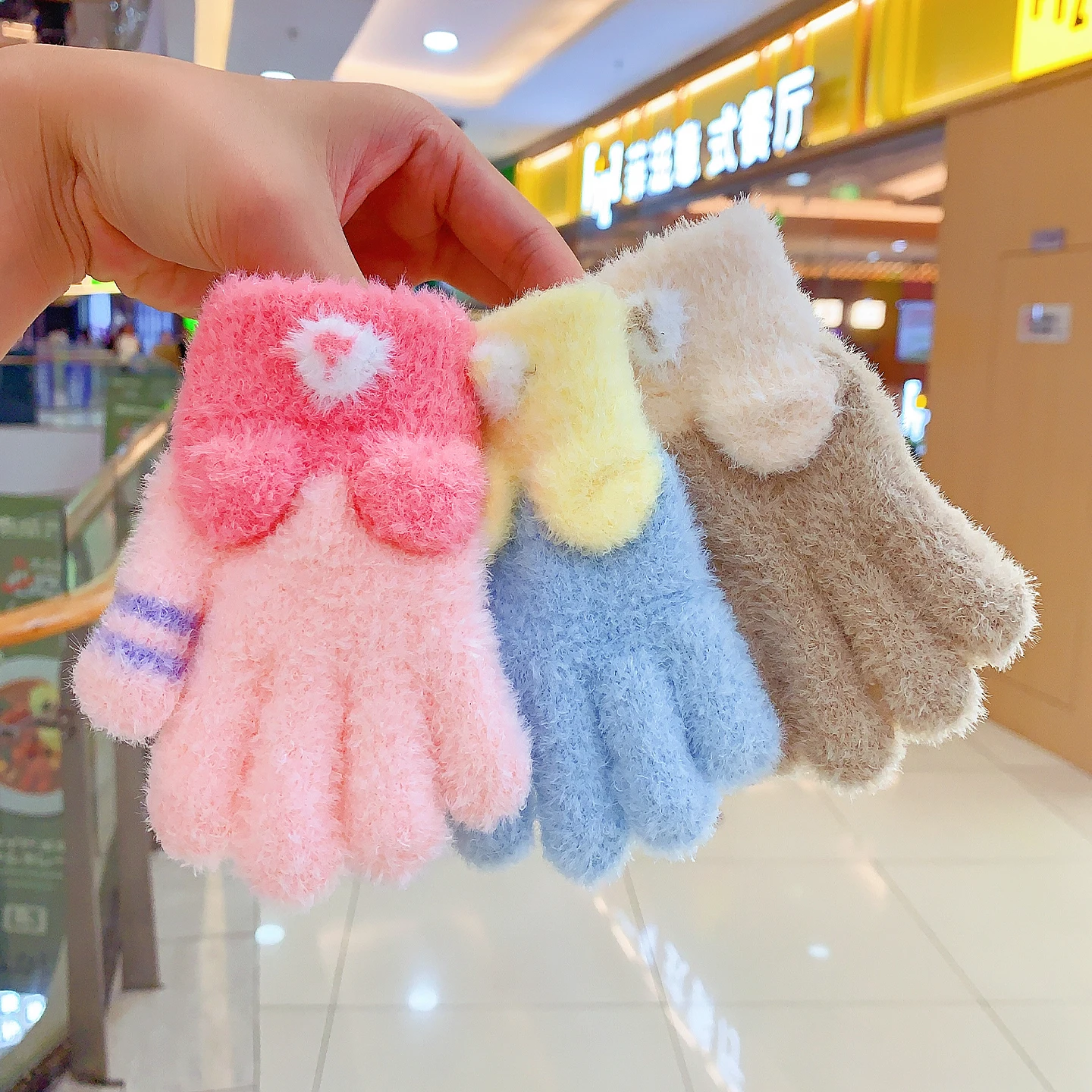 3-6 Jahre Winter-Plüschhandschuhe mit 3D-Tierohren, Farbblock-Design, winddicht, warm, mit vollem Fingerbereich, für Kleinkinder, Jungen und Mädchen – Detail 7