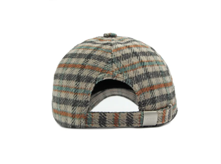 Autumn and Winter Versatile Warm Plaid Baseball Cap Outdoor Sunscreen Sun-shading Duck Tongue Cap Fashion Rebound Cap