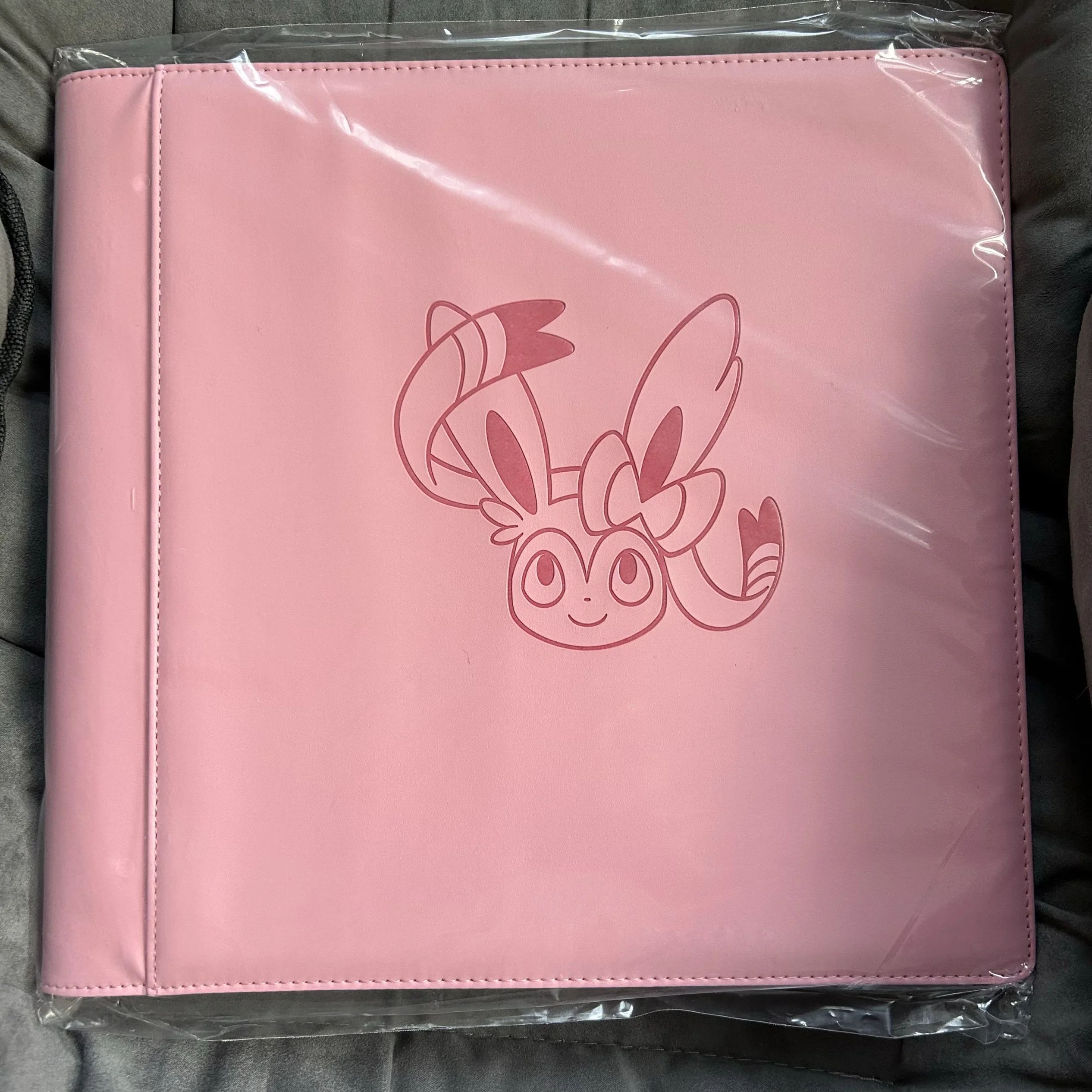 Op voorraad PTCG PokéMon Chinese Game Card Ibrahimovic Geavanceerde Eeveelution Protection Register Card Boek Collectie Geschenken