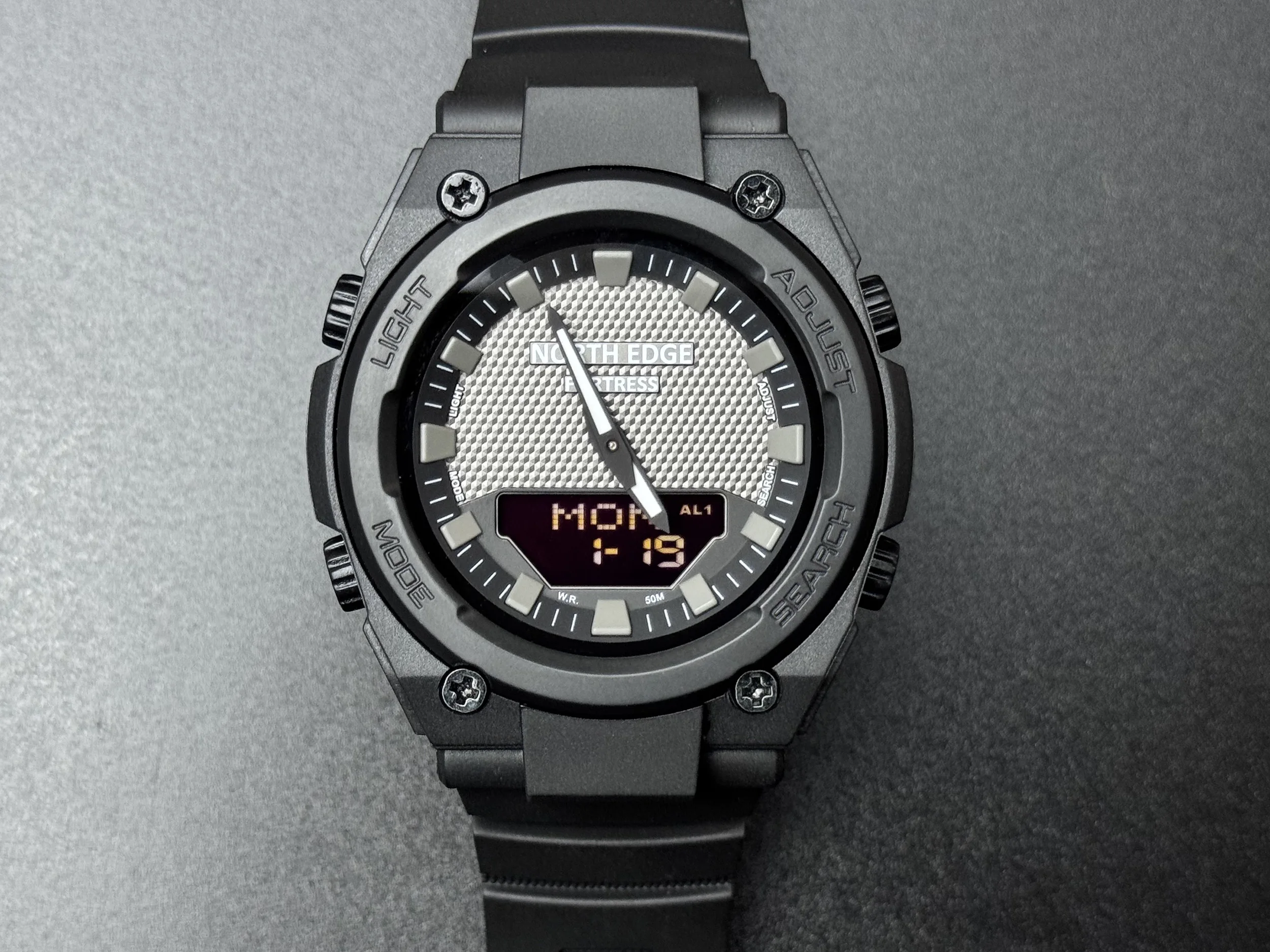 

Мужские спортивные часы NORTH EDGE FORTRESS с LED-подсветкой, таймером обратного отсчета и водонепроницаемостью 5ATM