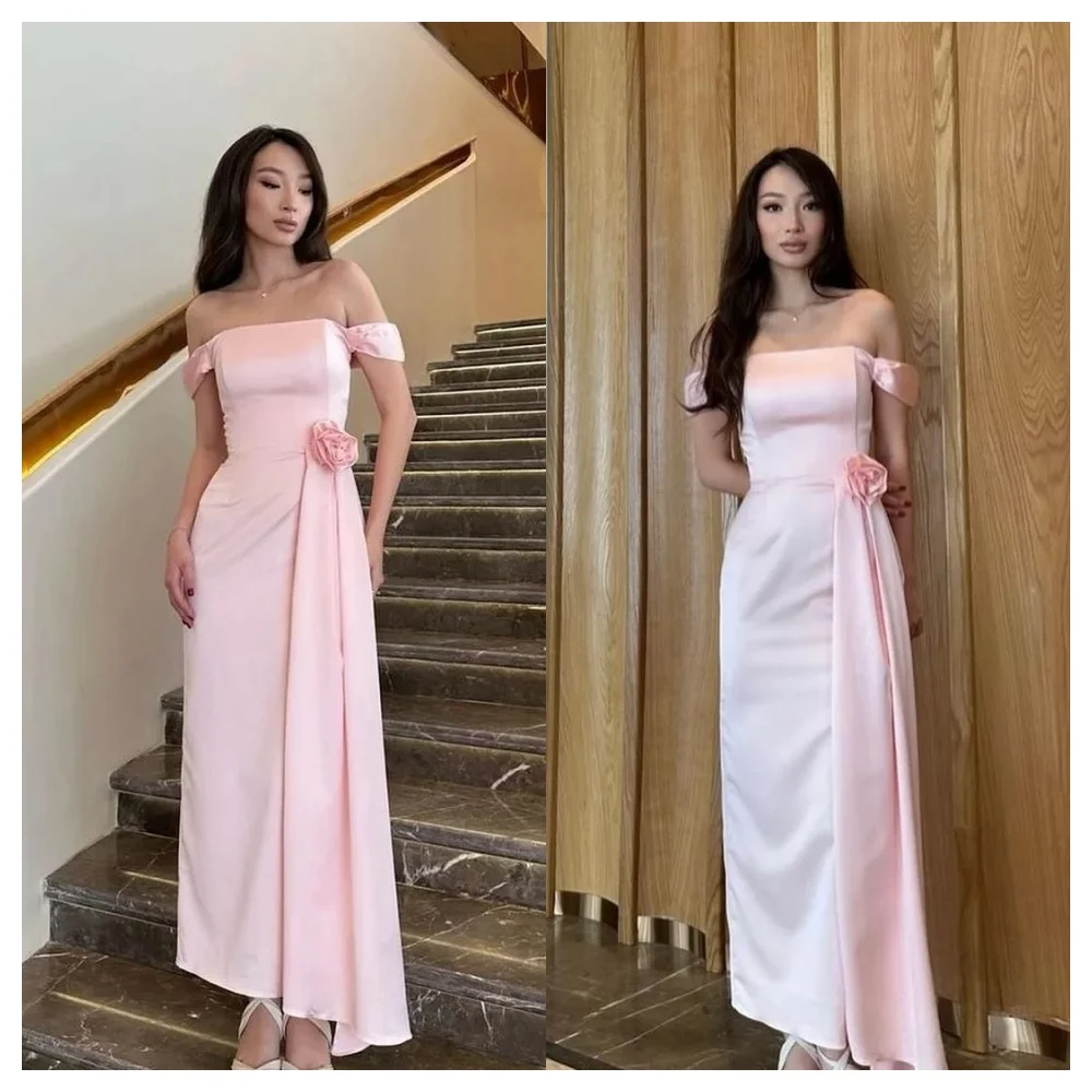Dostosowana klasyczna różowa satynowa suknia wieczorowa Modna dekolt w łódkę z odkrytymi ramionami Bez rękawów Sukienka na imprezę Temperament Sukienka na studniówkę