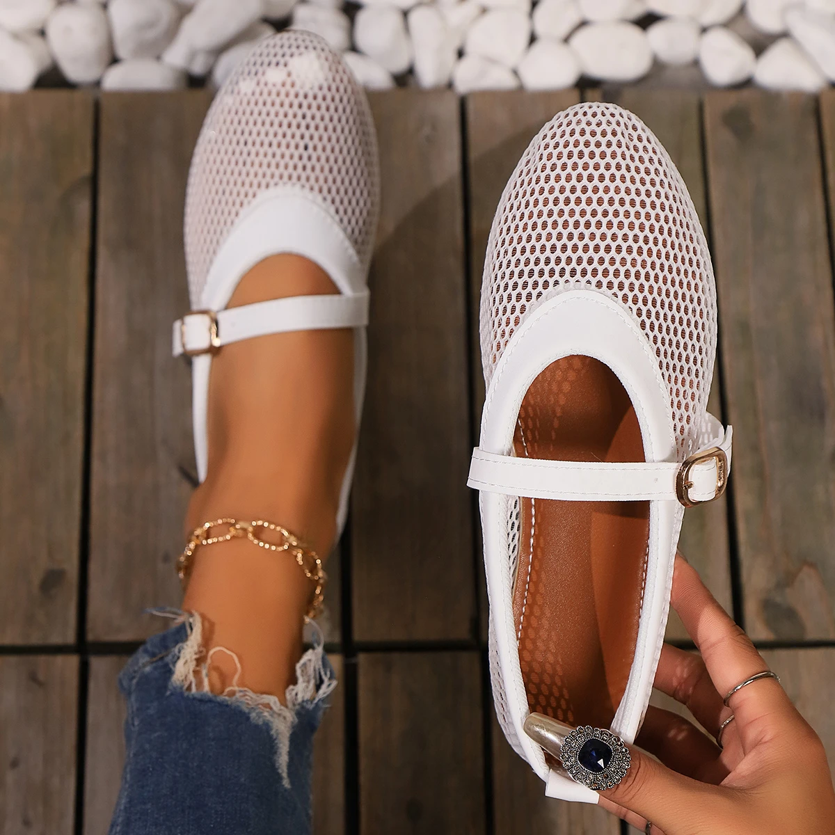 Fashion Women Low Heel Barefoot Elegant Flats White Beach Shoes Comfort Retro Female Loafers Summer Mesh Hollow Shallow Sandals