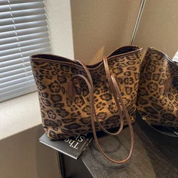 PU Zipper 2026 High Quality Women's Shoulder Bag Leopard Pattern Simple Fashion Tote Bag Soft Large Capacity Versatile Handbag