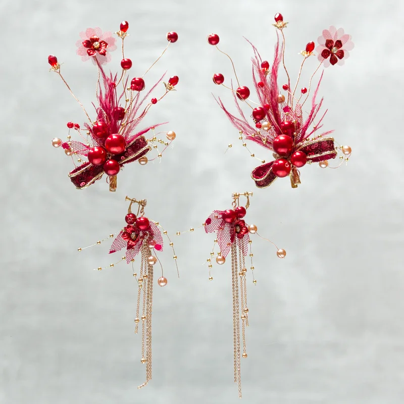 

Женская повязка на голову с красным жемчугом и цветочной подвеской