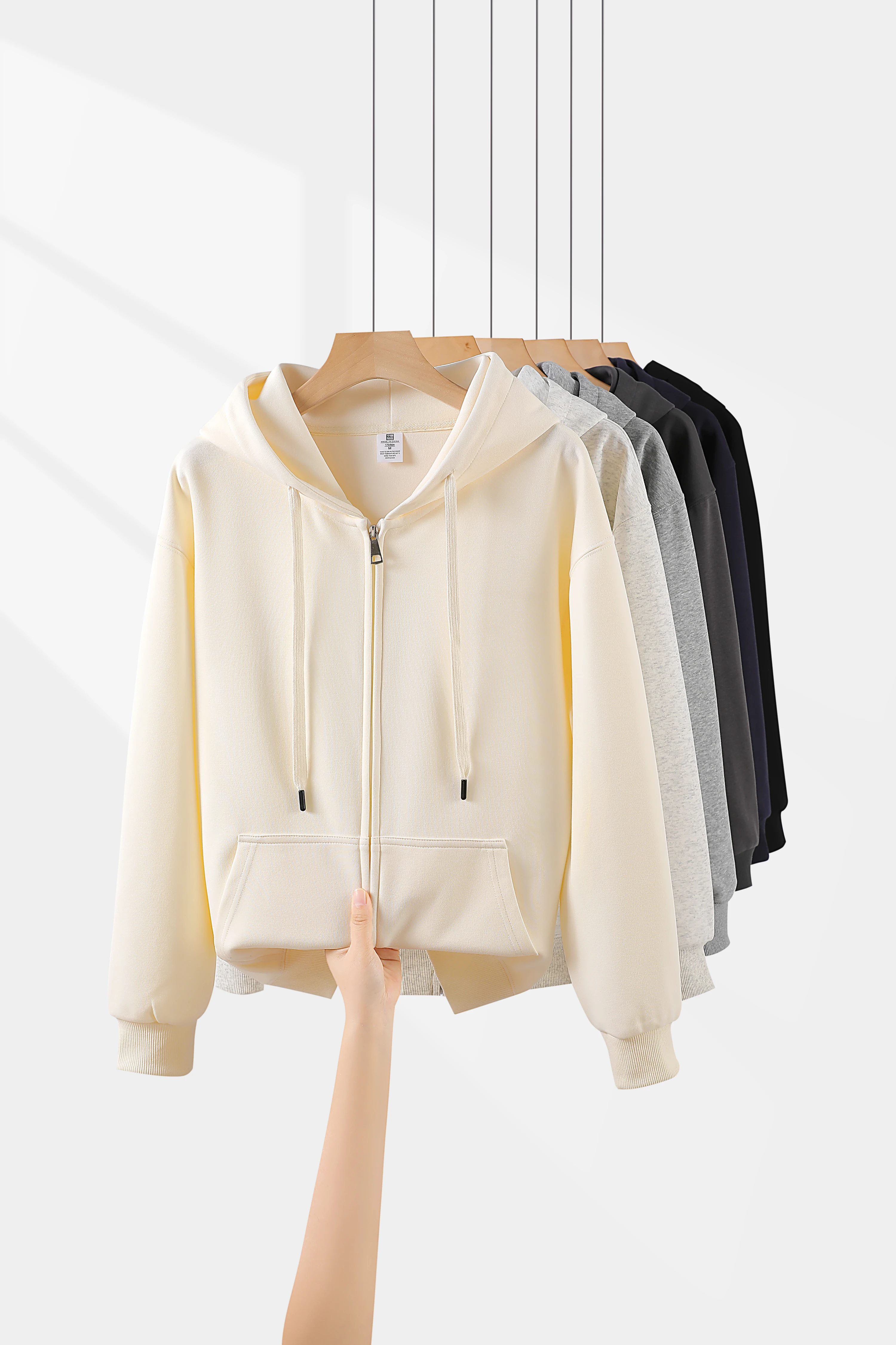 

（Two-piece pack）A loose and slimming top made of pure cotton with a hood for petite people in autumn and winter