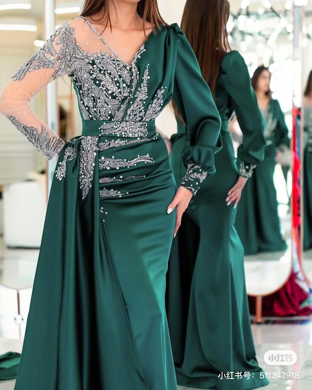 Luxury Satin Party Evening Dresses Beautiful Exquisite Beading New Fascinating Deep V-neck Long Sleeves Slimming Prom Gowns 2024