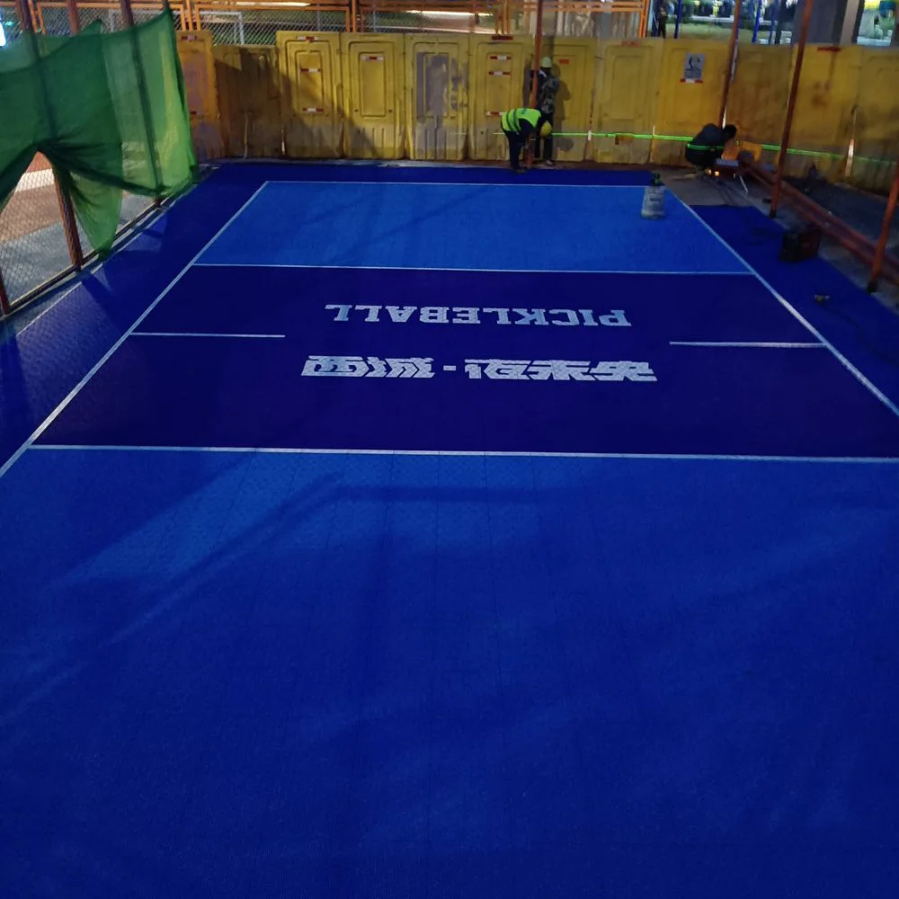 Tragbarer ineinandergreifender PP-Boden, Outdoor-Sportboden aus Kunststoff für Veranstaltungen, einfache Installation außerhalb des Pickleball-Gerichts, neues Design