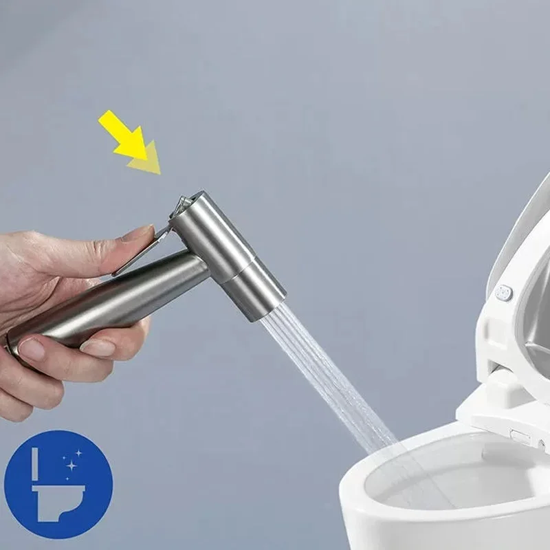 : Jato de chuveiro com pulverizador corporal