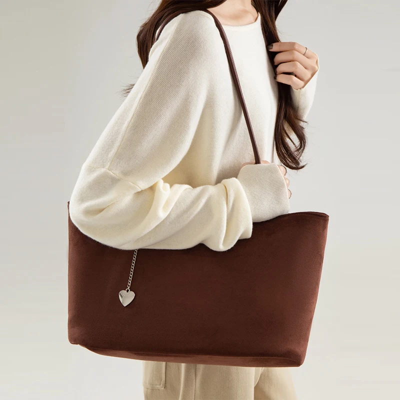 Umhängetasche aus Kunstwildleder mit Hirschmuster, Vintage-Tragetasche für Damen im Herbst und Winter, koreanische einfache vielseitige Handtasche mit mattierten Hirschstreifen – Detail 12