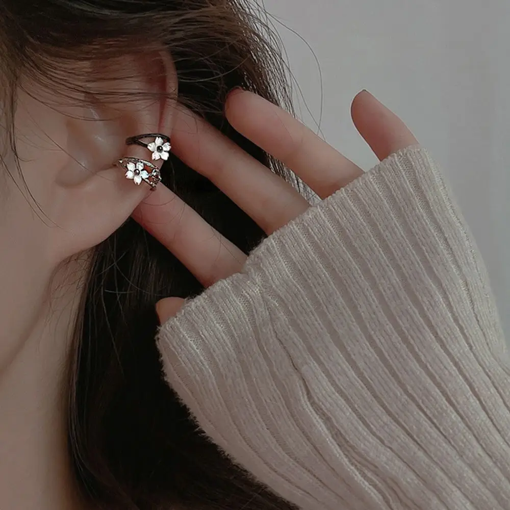 1 Pair Snow Sakura No Piercing Ear Cuff Cartilage Clip Earrings Korean Earrings for Women Flower Ear Clips Jewelry Gifts view 6