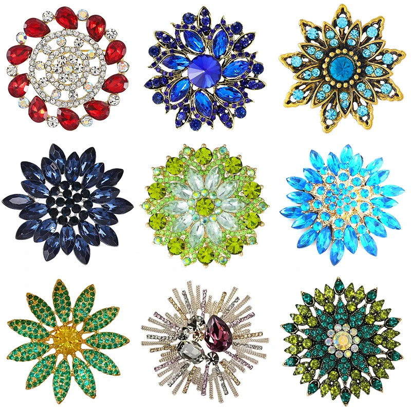 Beautiful Sunflower Brooch with Sparkling Rhinestones, Stylish 2026 Flower Shape Pin for Women - Great for Personal or Gift Use