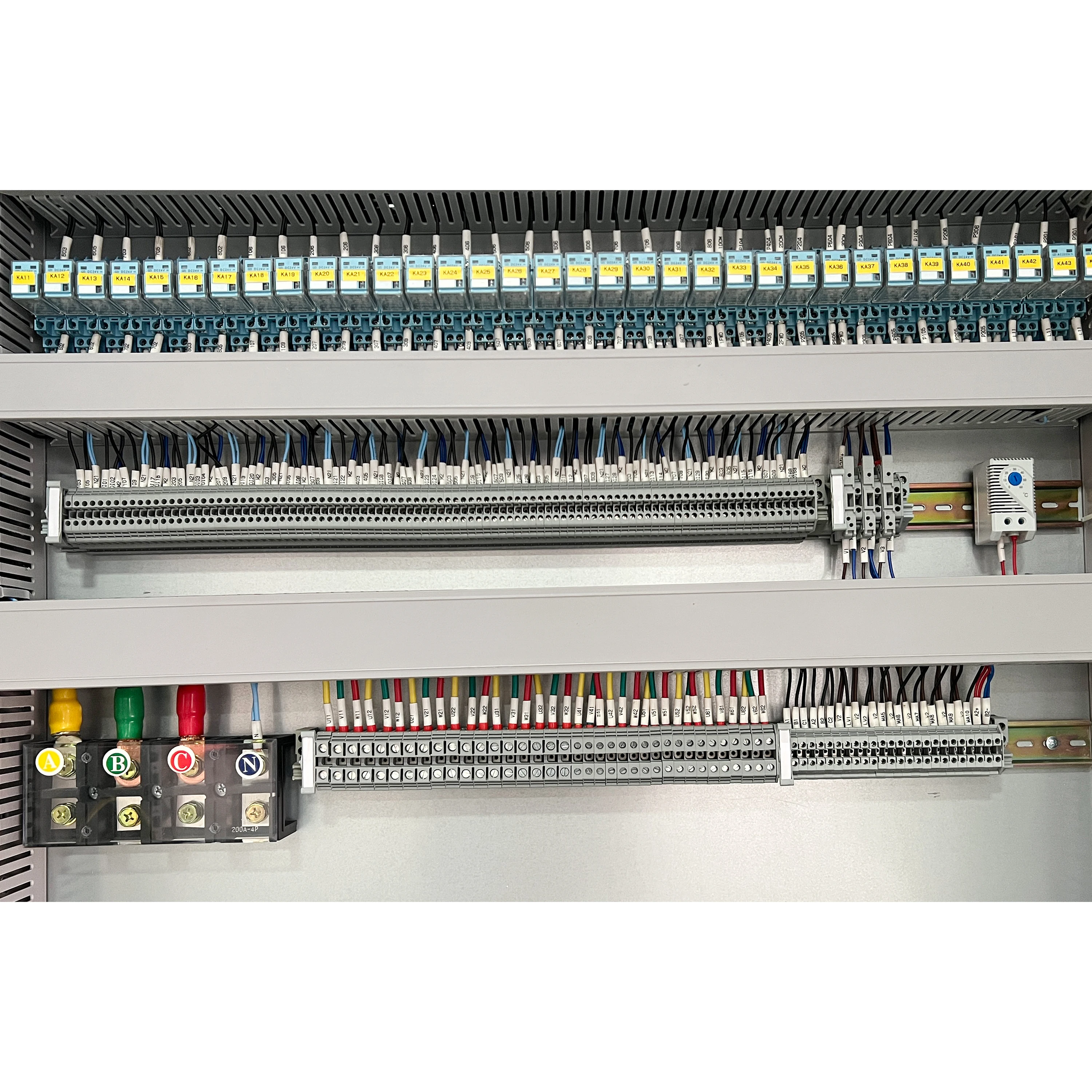 แผงควบคุมไฟฟ้า PLC แผงควบคุมระบบอัตโนมัติทางอุตสาหกรรม 16 ช่อง