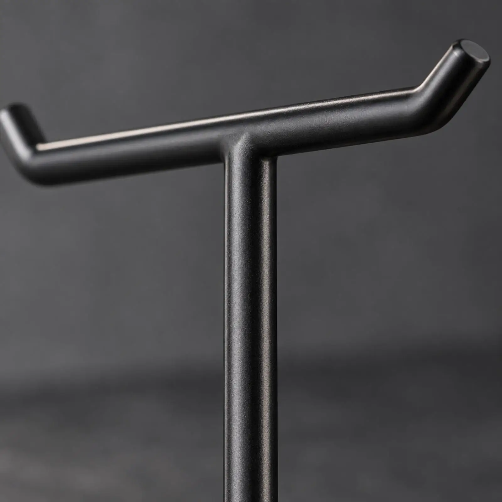 Purse Holder Rust-Resistant Tabletop Stainless Steel Handbag Stand T-Shaped Purse Display Stand Sturdy for Boutique Owners