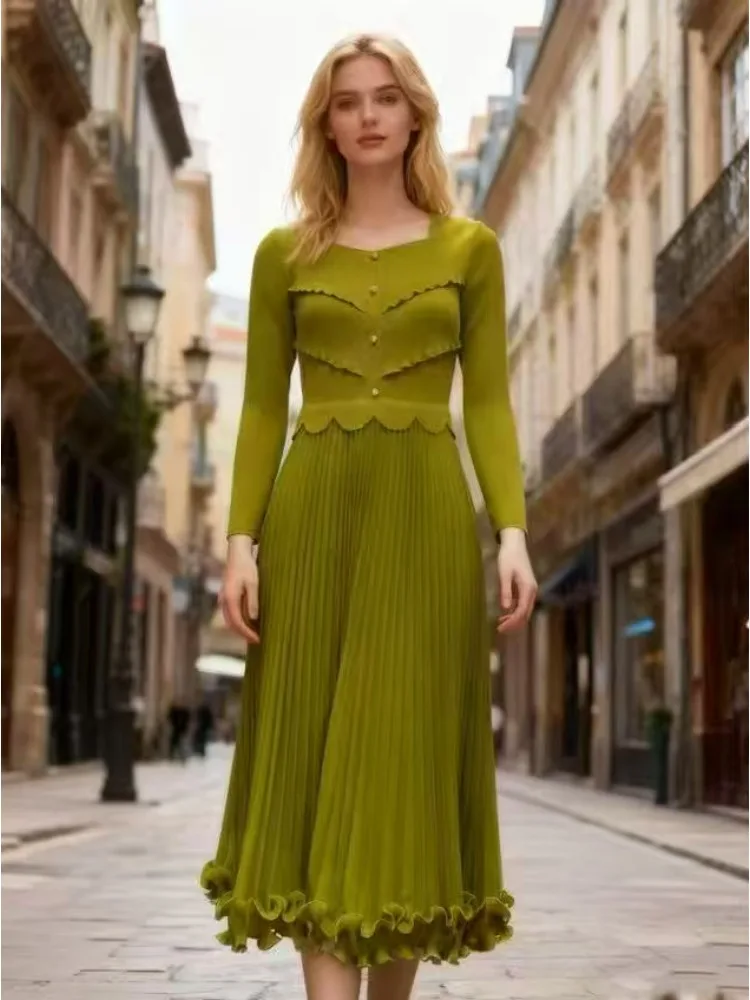 miyake-haut-de-gamme-sens-lumiere-luxe-et-texture-automne-a-manches-longues-a-word-jupe-temperament-robe-longue-2025-automne-nouveau